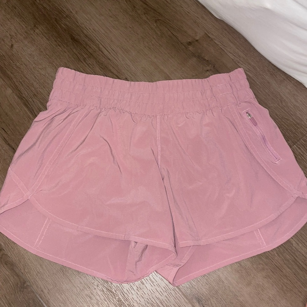 Lululemon Tracker Short V *4"